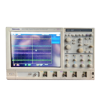 TDS7104 Digital Phosphor Oscilloscope
